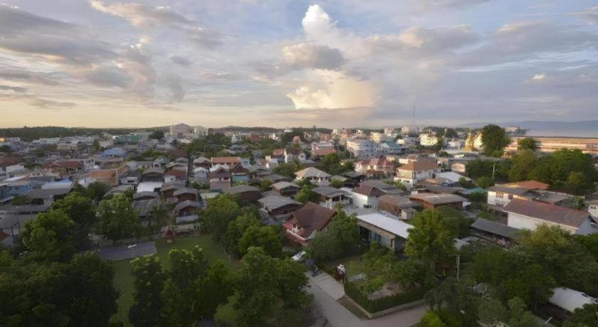 Phuglong Hotel Phayao Buitenkant foto